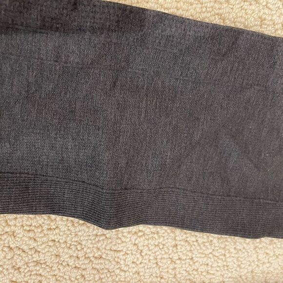 EUC Lululemon Seamless Ebb Legging Charcoal Sz. 4 - Picture 5 of 5